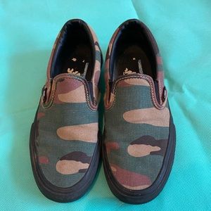 Camo slip on comfy Cush vans